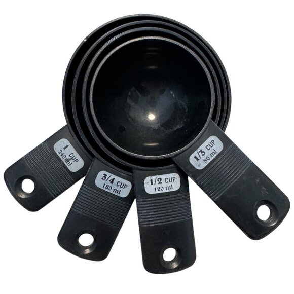 Pyrex Resting Black Measuring Cups - Picture 8 of 13